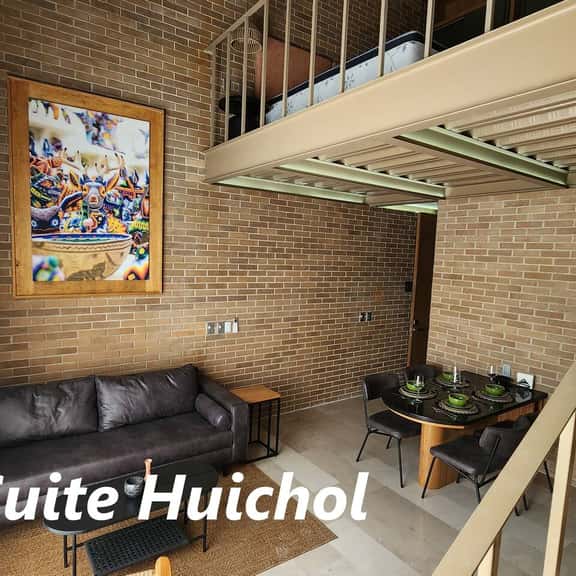 (4) Suite Huichol - Image 1