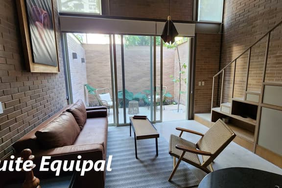 (2) Suite Equipal - Image 1